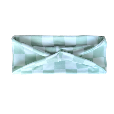headband with green and white squares